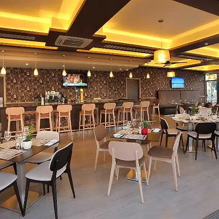 月瑞纳普公寓酒店 3*